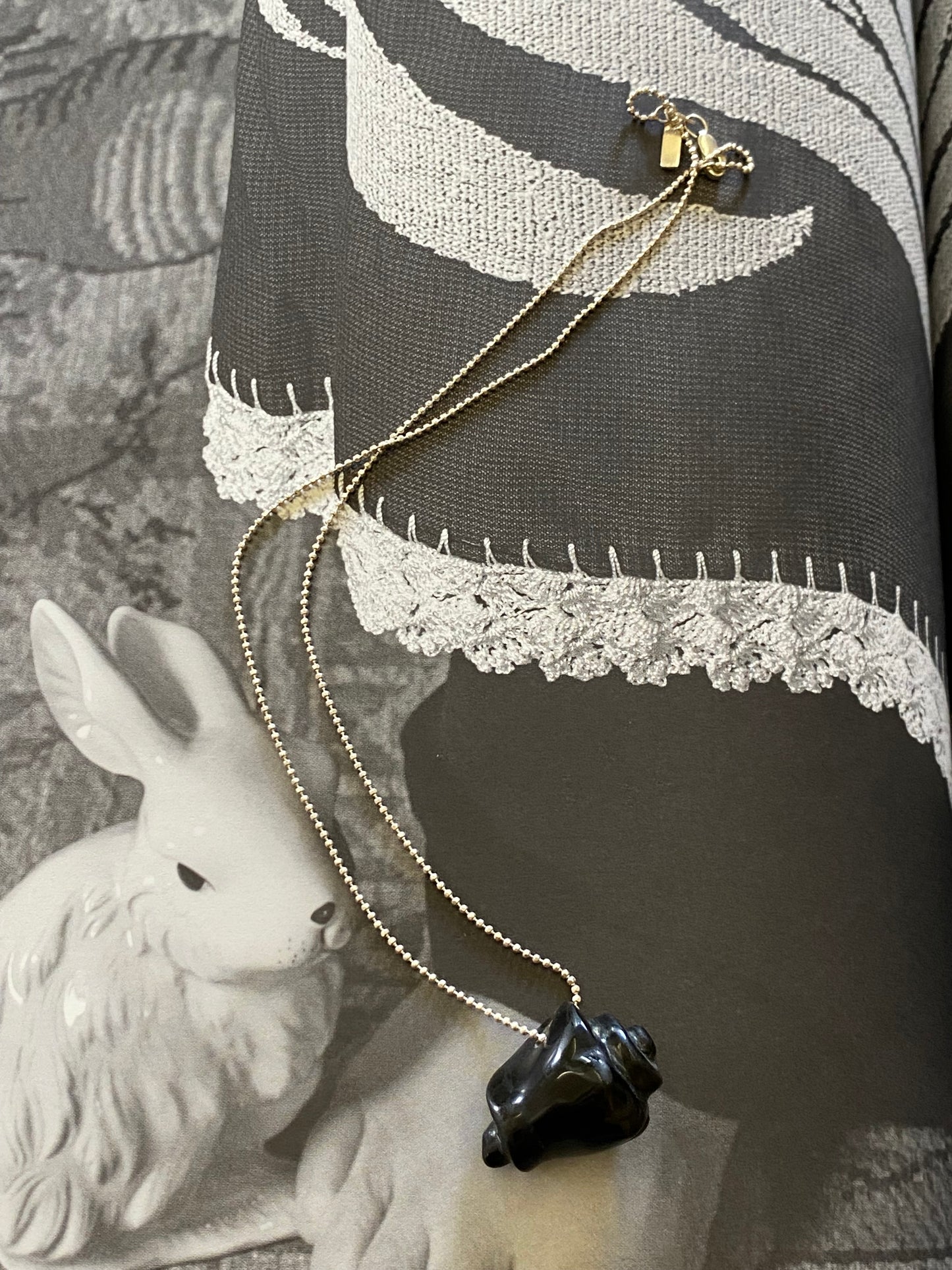 SHELL OBSIDIAN NECKLACE