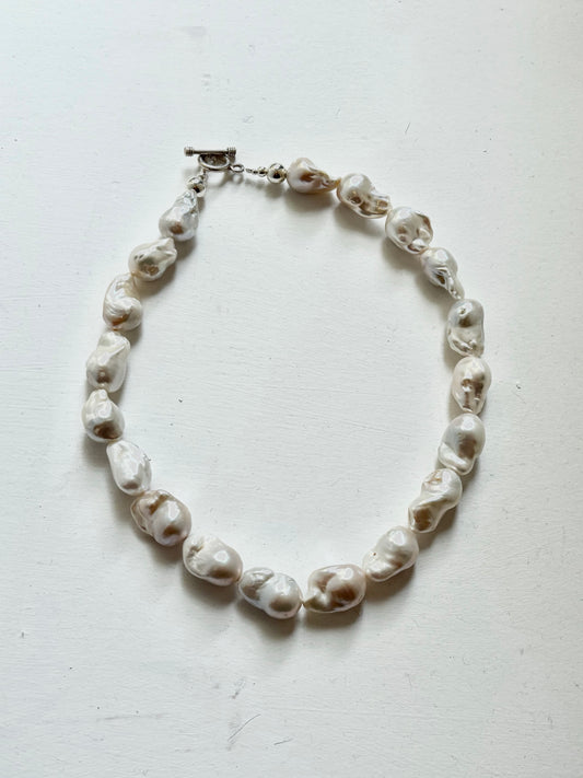 BAROQUE PEARL NECKLACE