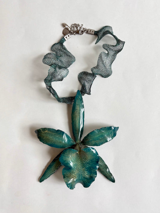 ORCHID NECKLACE - EMERALD GREEN