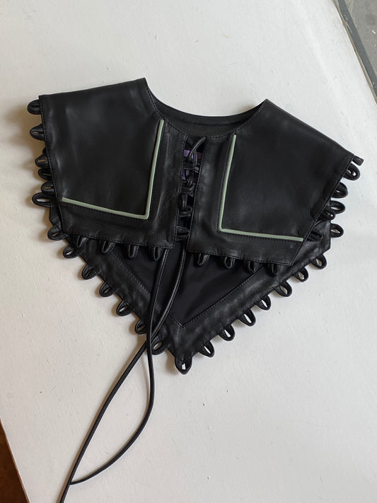 LEATHER COLLAR