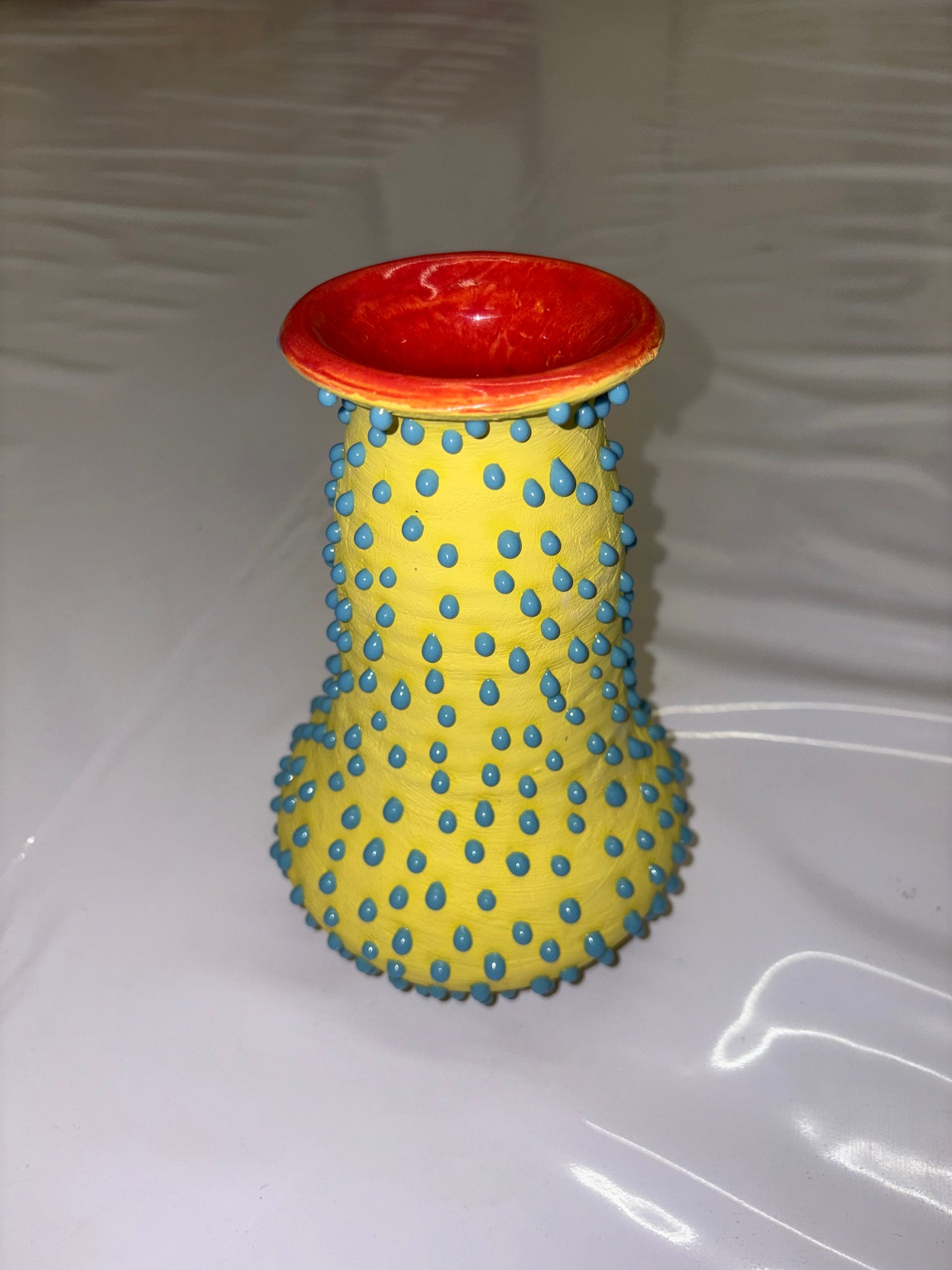 BOLA VASE