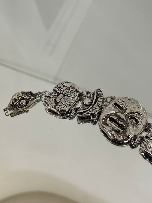 EVERYBODY’S WATCHING