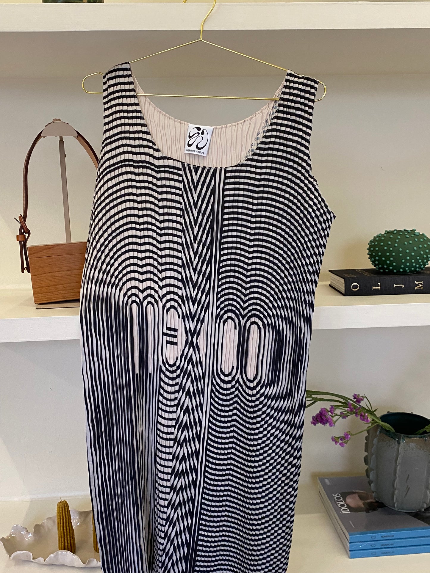 SLEEVELESS MUNDIAL DRESS