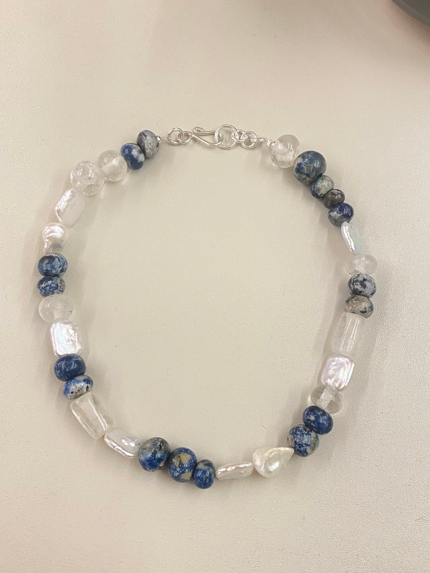 ONYX PEARLS NECKLACE