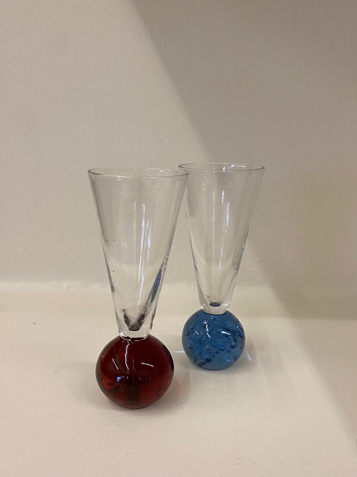 VINTAGE CUPS SET OF 2