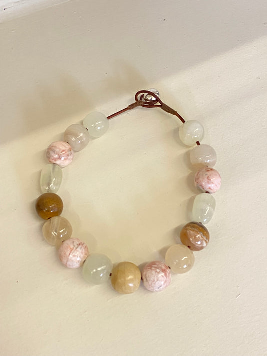 PINK AND GREEN BOLD NECKLACE