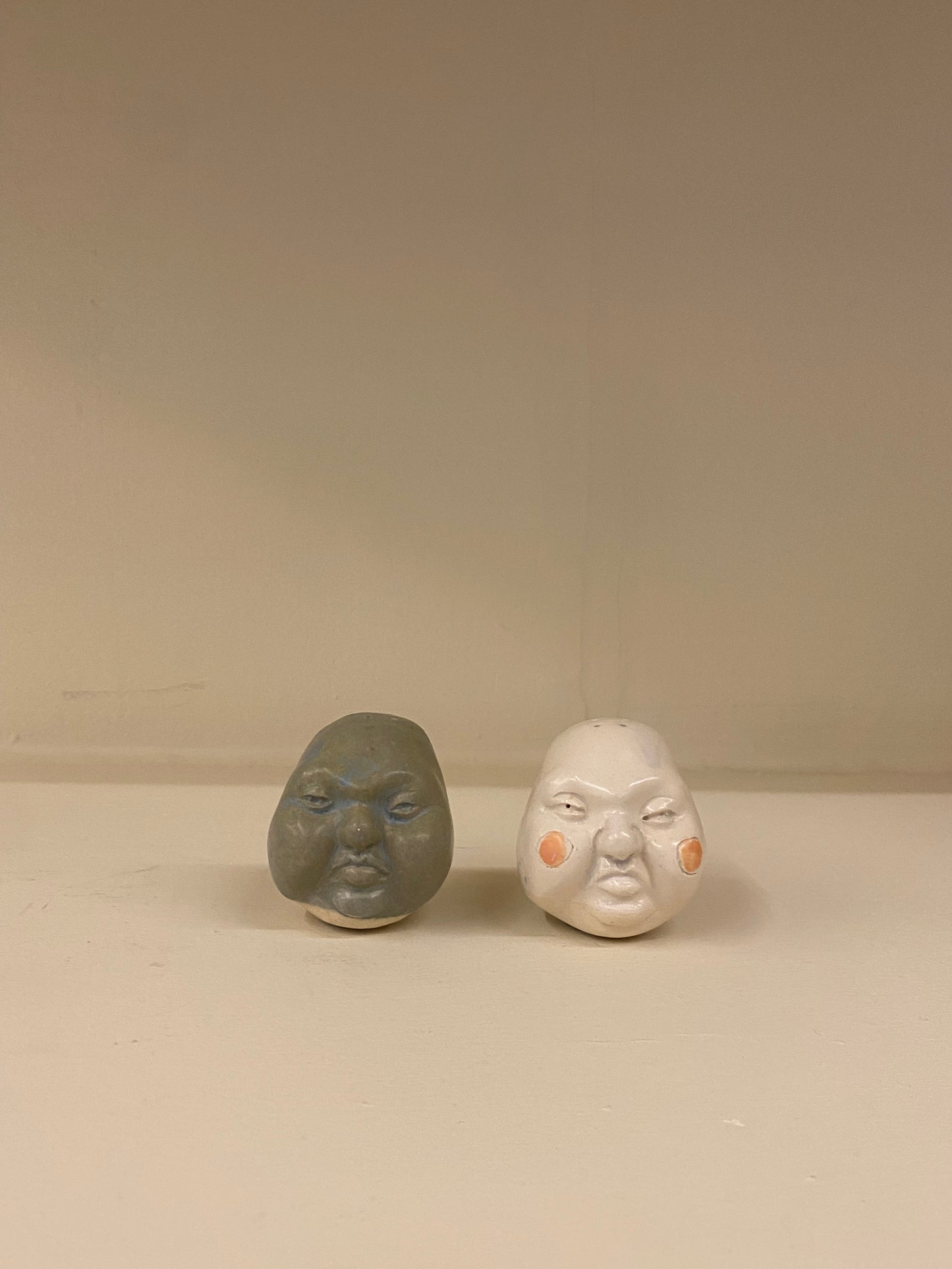 SALT AND PEPPER SHAKER