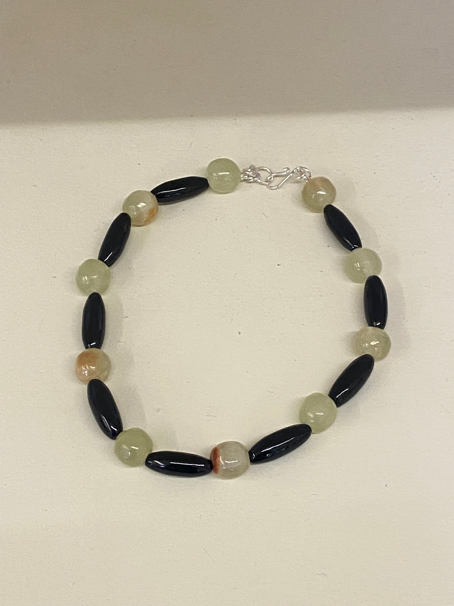 GREEN & BLACK ONYX NECKLACE