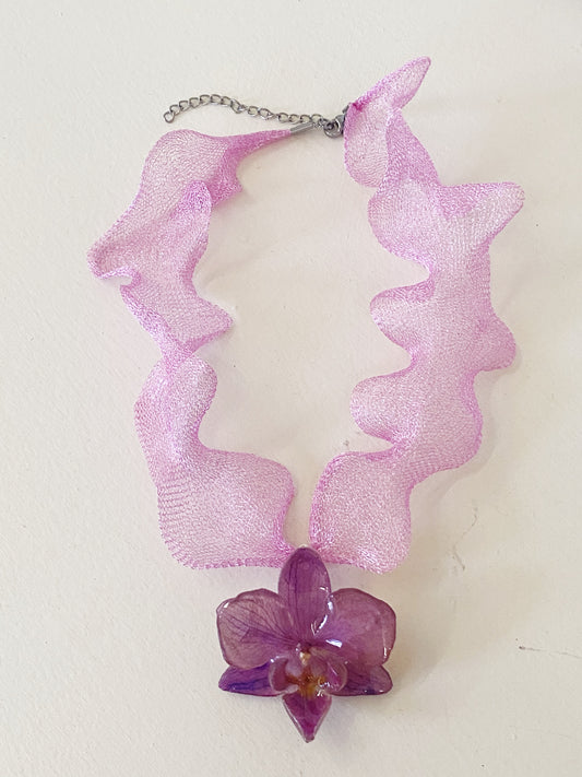 ORCHID NECKLACE ~ ROSA