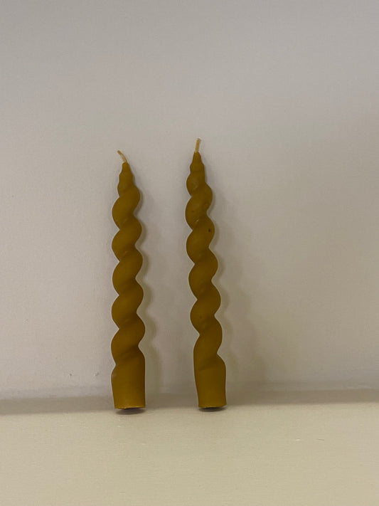 CURLY BEESWAX CANDLE