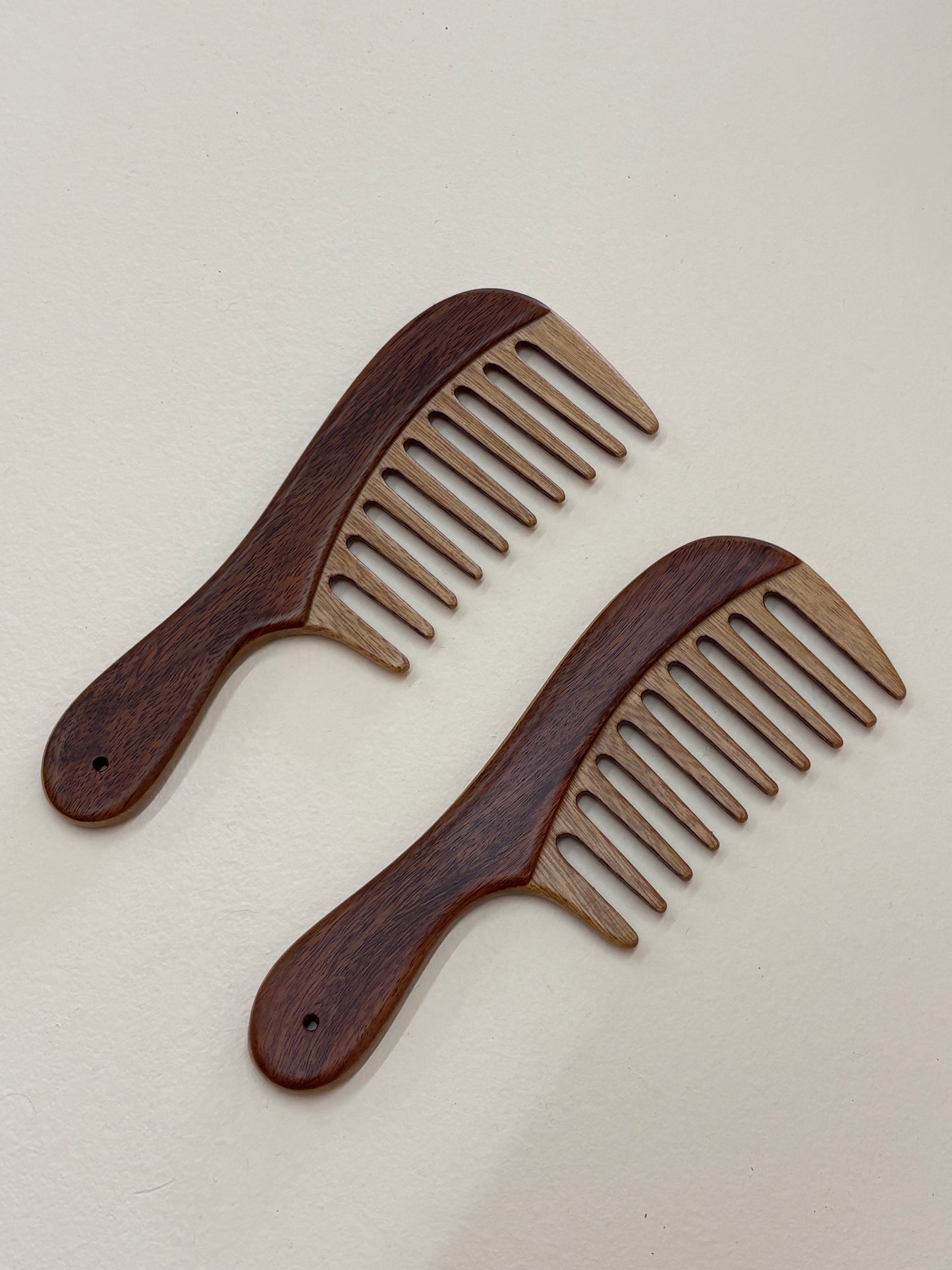 ARTISANAL WOODEN HAIR COMB