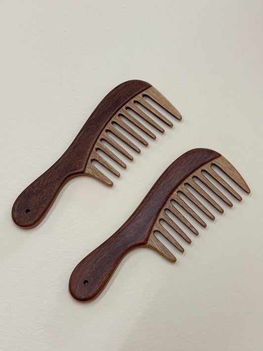 ARTISANAL WOODEN HAIR COMB