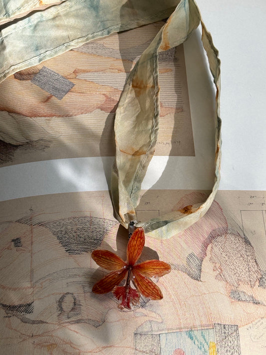SILK ORANGE NECKLACE