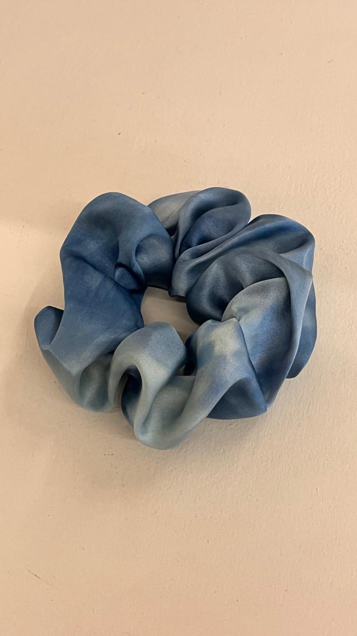 SILK SCRUNCHIES