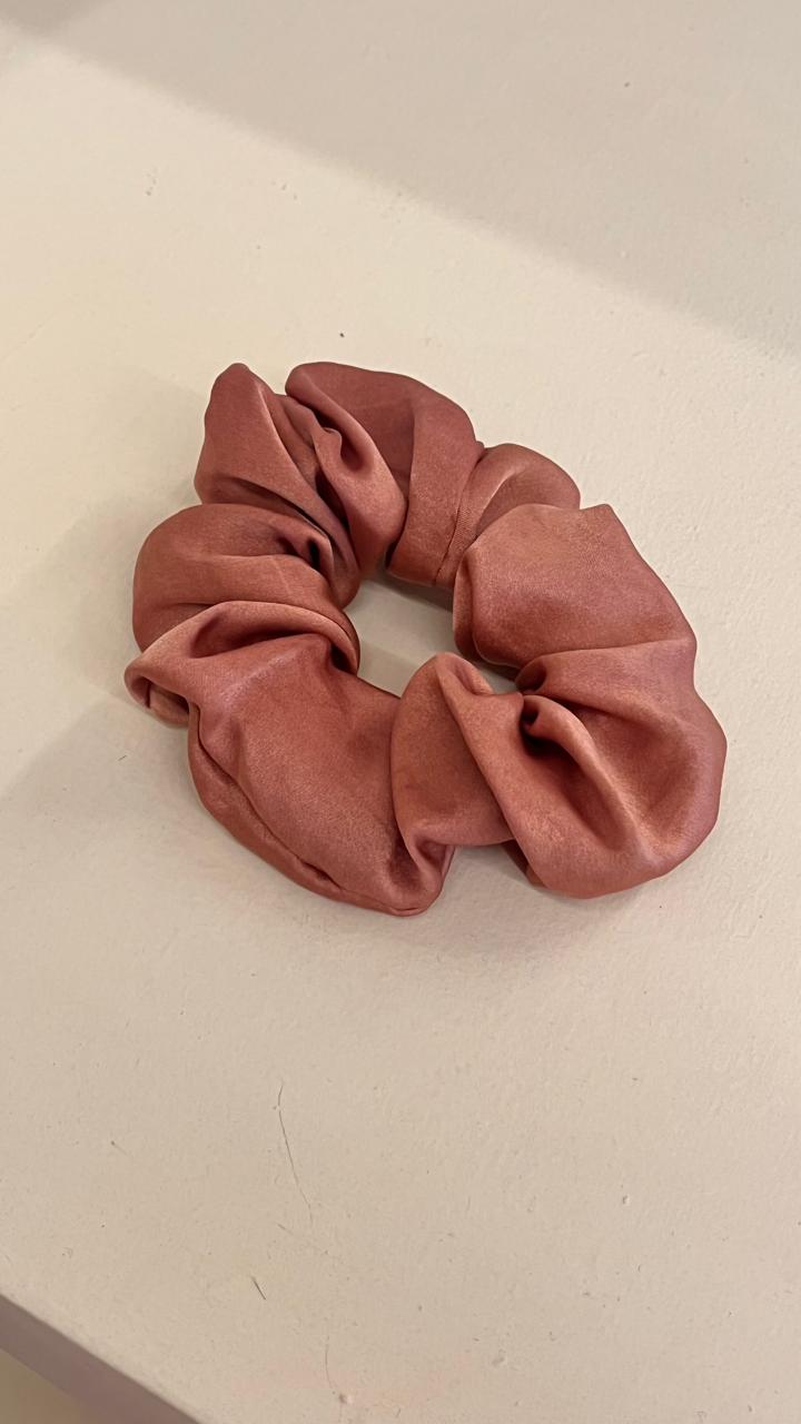 SILK SCRUNCHIES