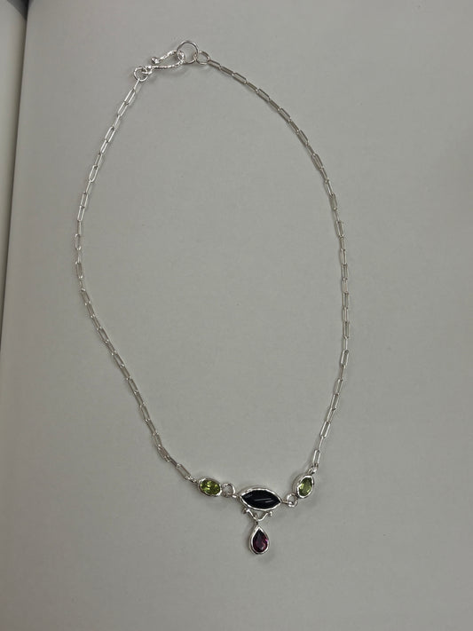 THERESE NECKLACE