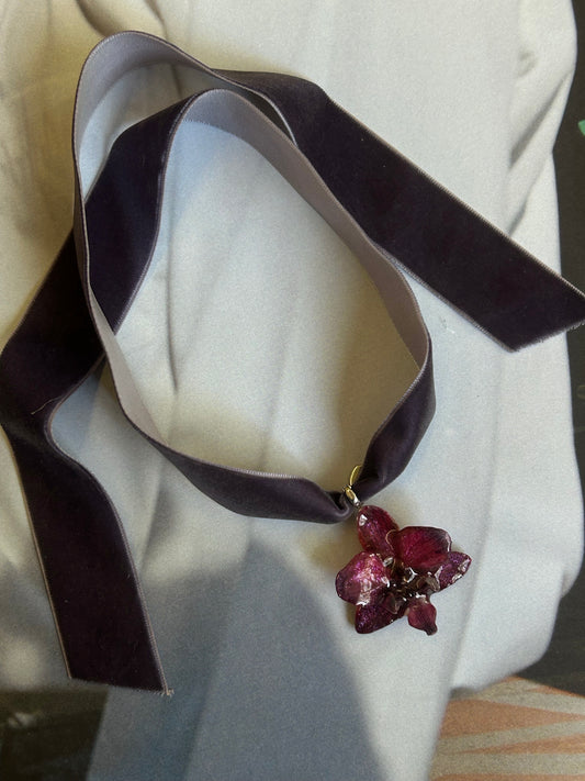 PURPLE ORCHID NECKLACE