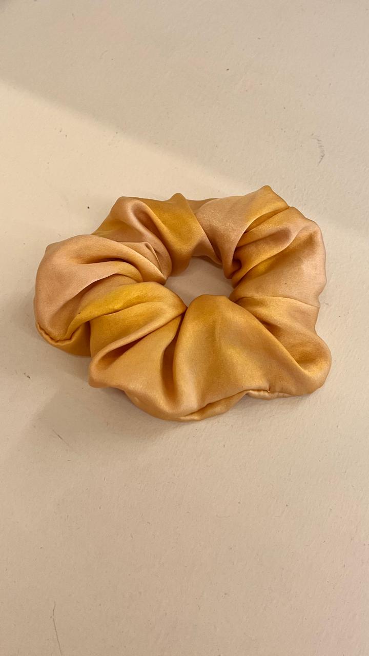 SILK SCRUNCHIES