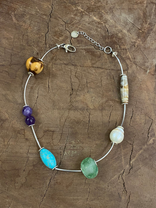 BREAKING PATTERNS NECKLACE