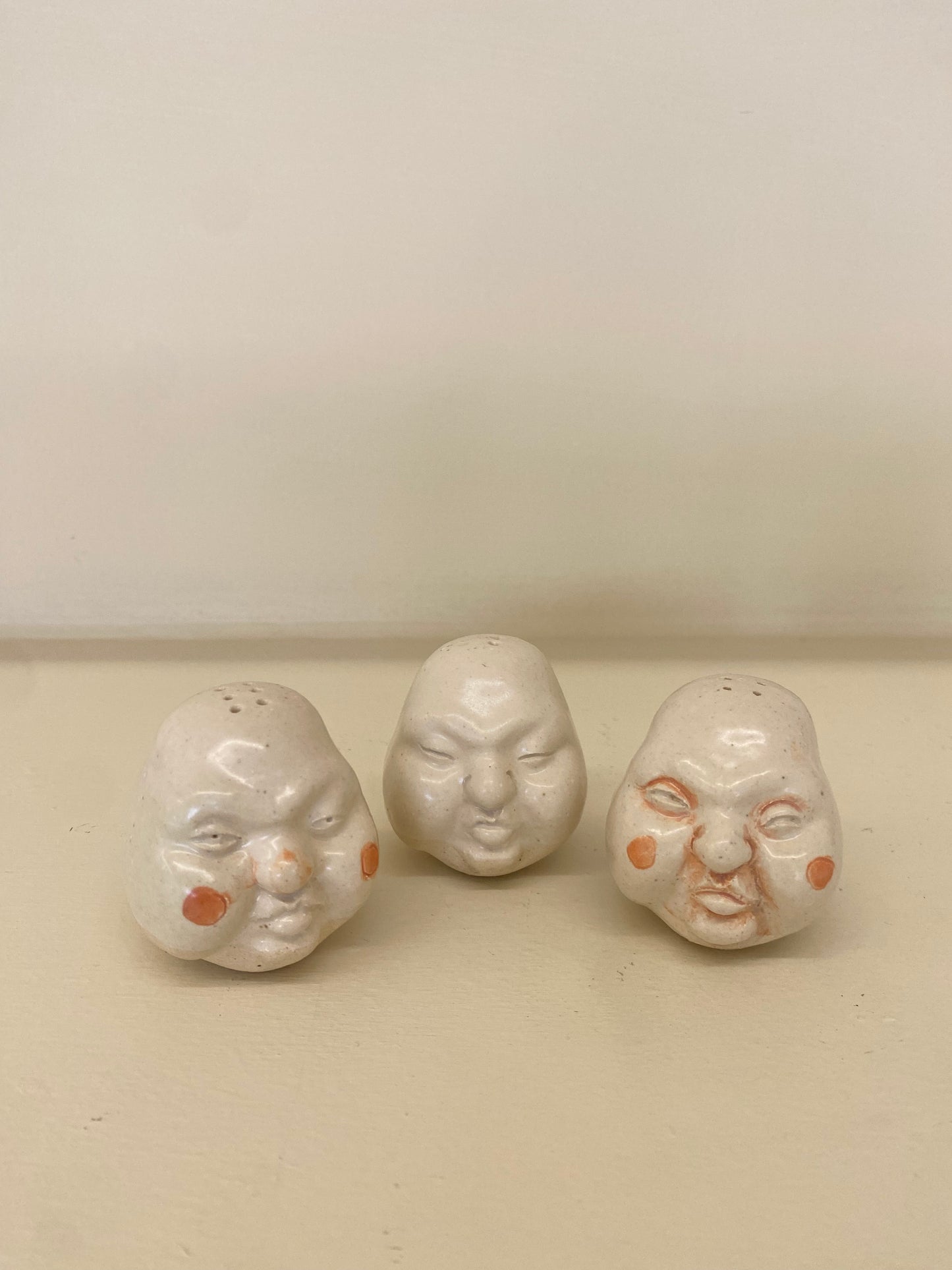 SALT AND PEPPER SHAKER