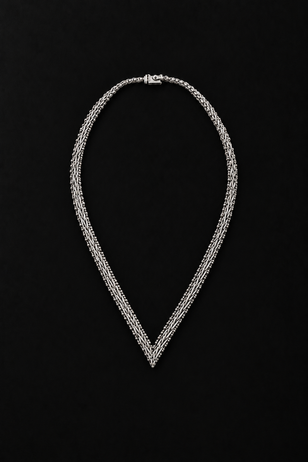 VINTAGE V NECKLACE