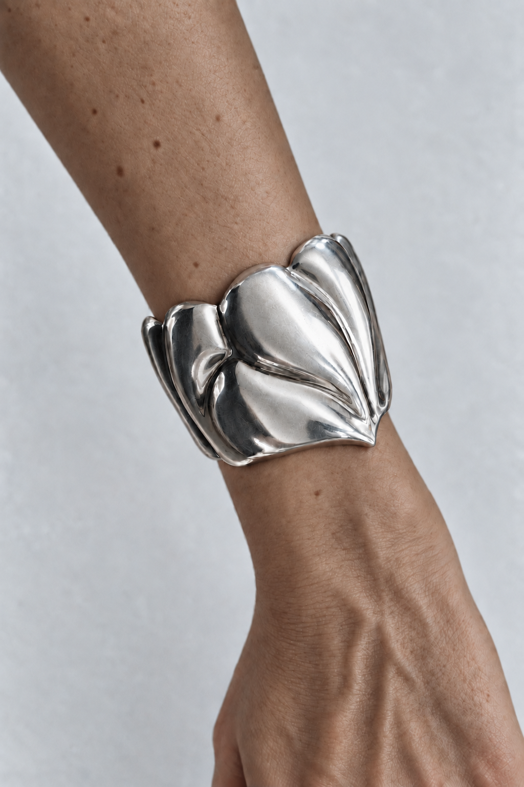 VINTAGE WAVE CUFF