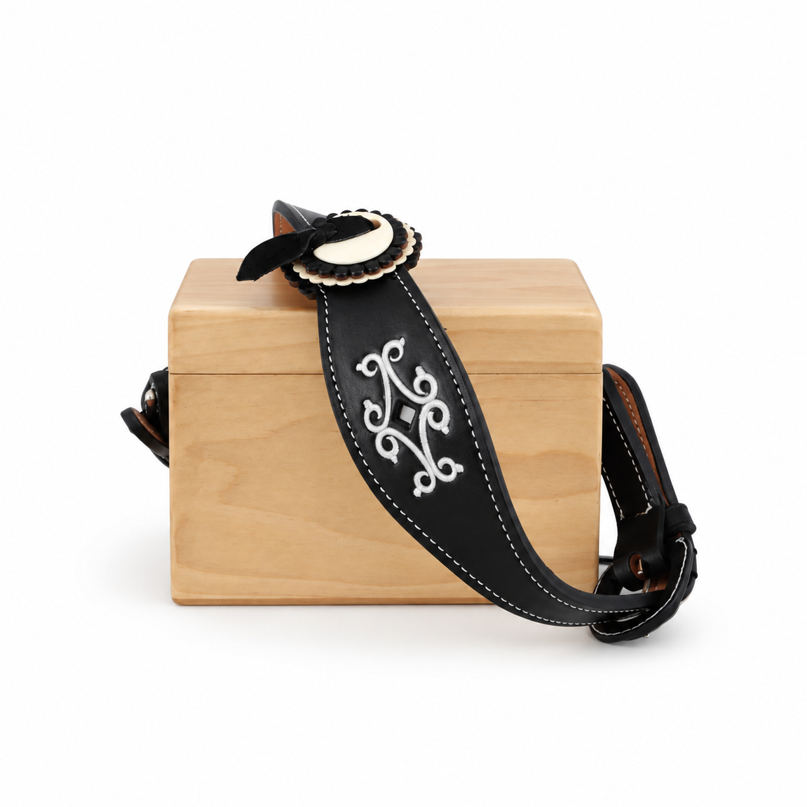 BLACK CORRELLON STRAPS