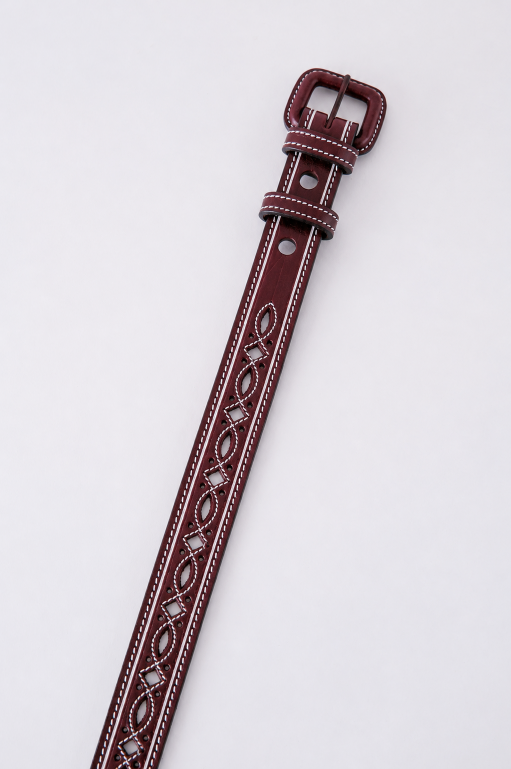 BURGUNDY DIAMOND CUT-OUT BELT
