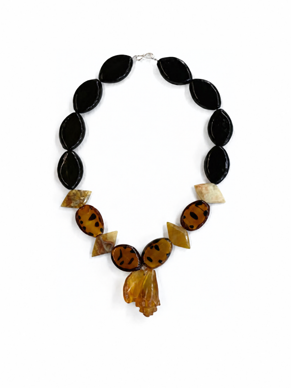 SEASHELL TIGER NECKLACE