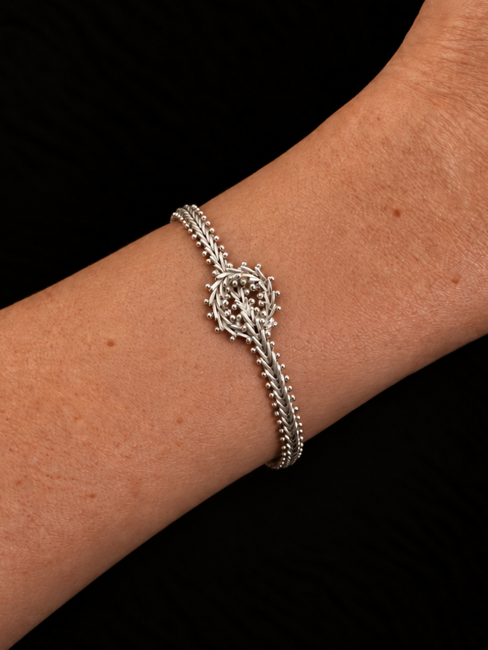 VINTAGE KNOT THIN BRACELET