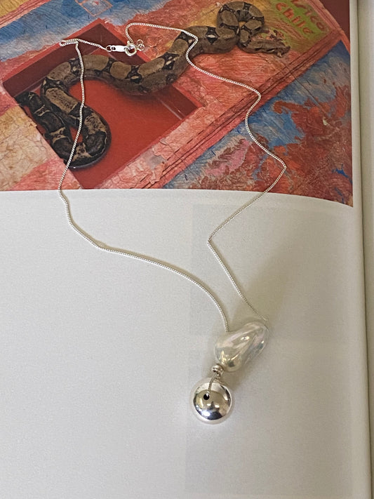 AMULETO PEARL NECKLACE