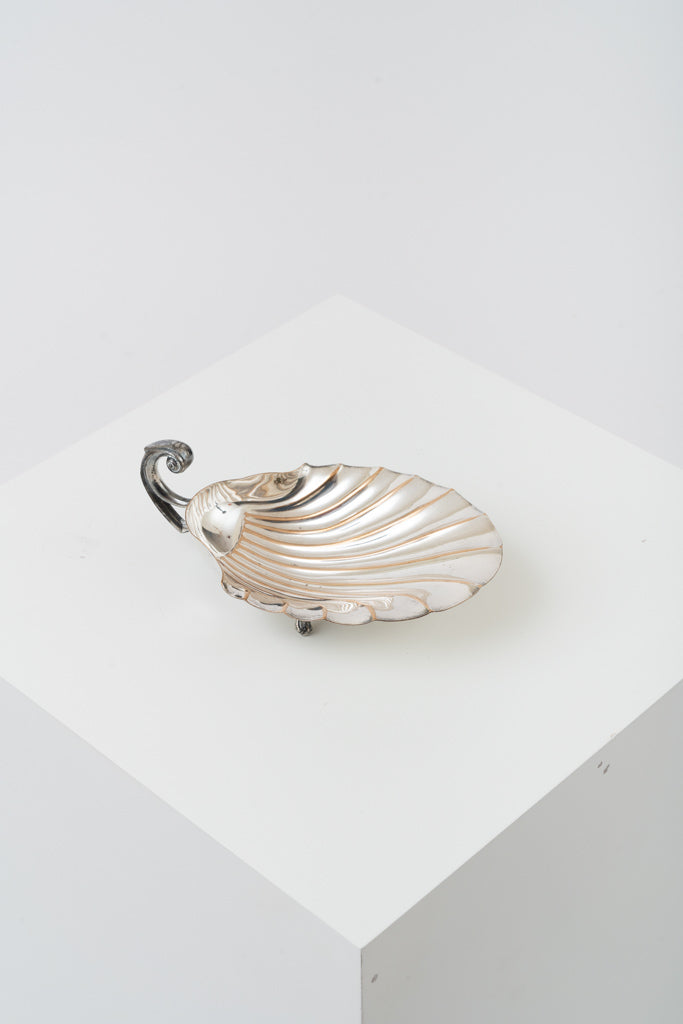 SILVER PLATED FOOTED SHELL BOWL WITH HANDLE