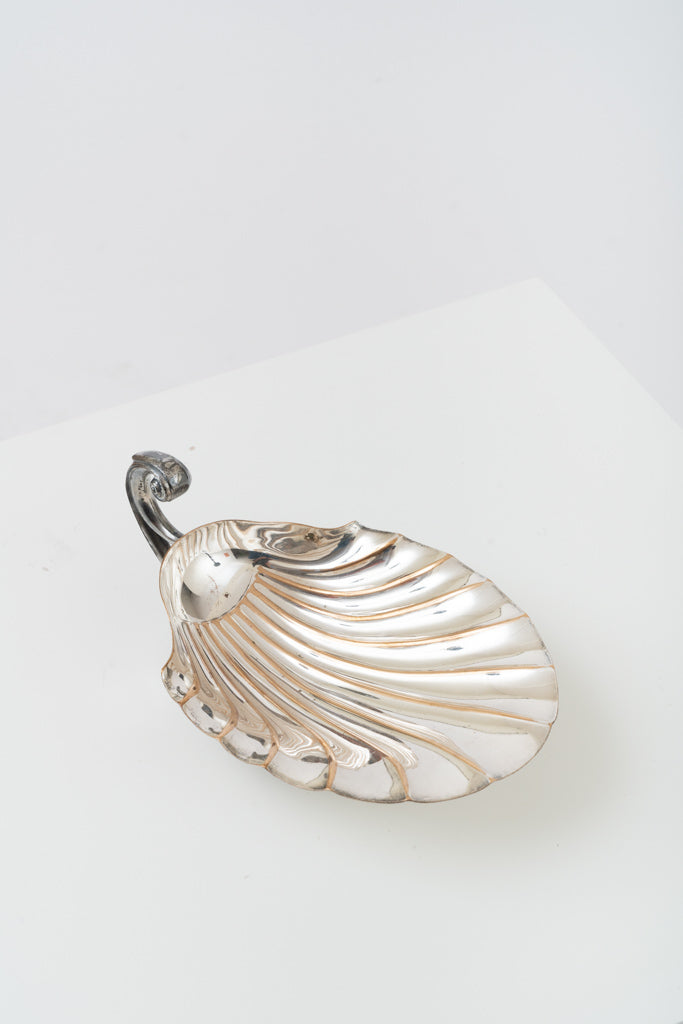 SILVER PLATED FOOTED SHELL BOWL WITH HANDLE